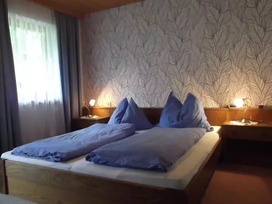 تختخواب و صبحانه Tegelhof Pension