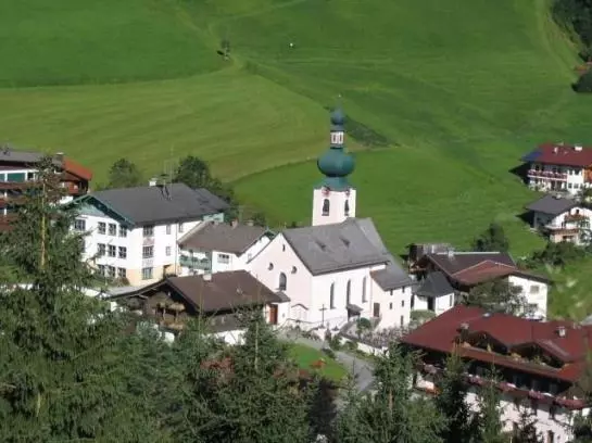 تختخواب و صبحانه Tegelhof Pension