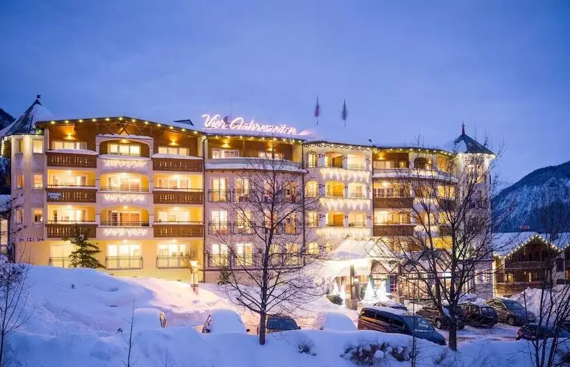 Отель Vier Jahreszeiten Wellnessresort Achensee