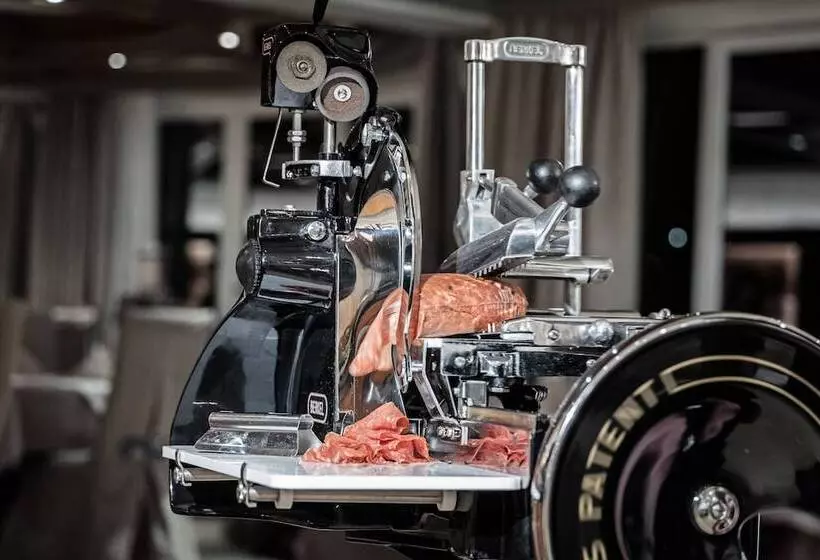 Отель Vier Jahreszeiten Wellnessresort Achensee