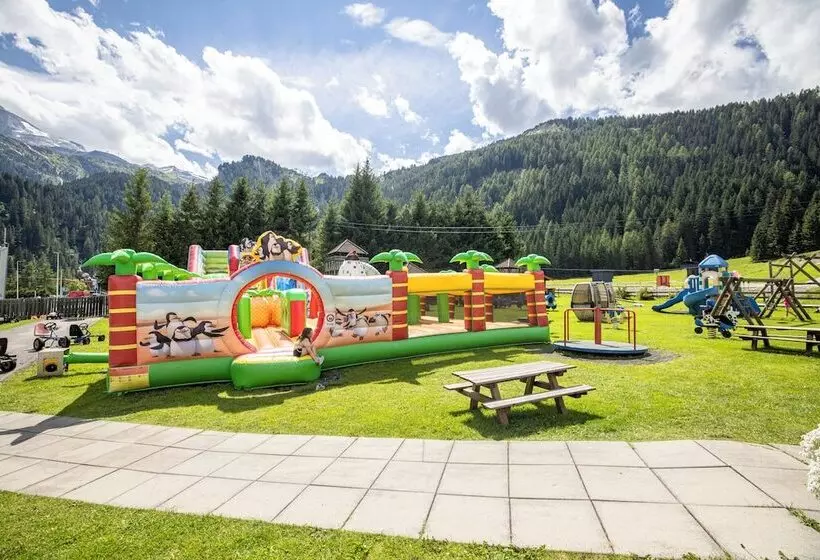 Kinder  & Gletscherhotel Hintertuxerhof