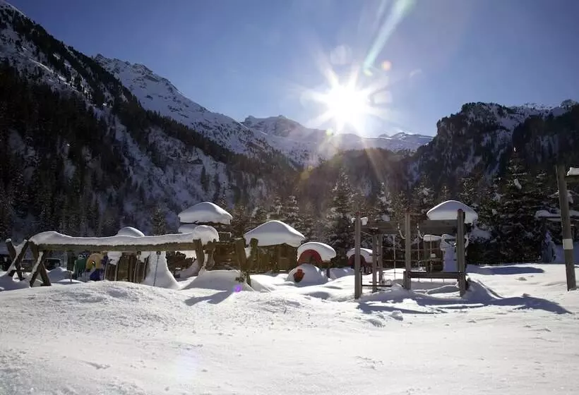 Kinder  & Gletscherhotel Hintertuxerhof