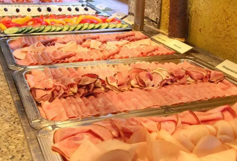 Oldtimer Motorhotel Guntramsdorf