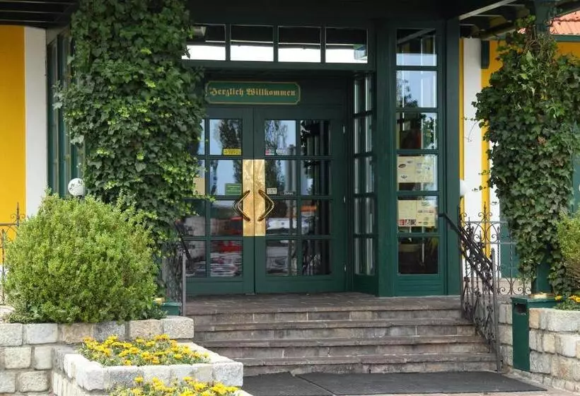 Oldtimer Motorhotel Guntramsdorf