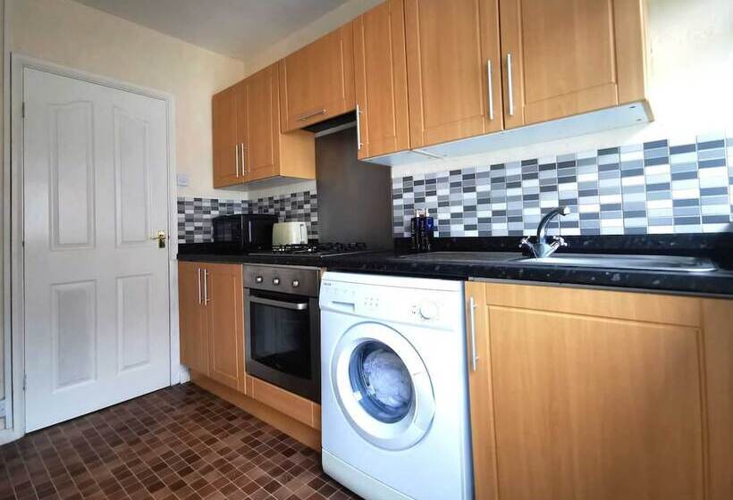 Beachcomber Seafront Pet Friendly Cottage