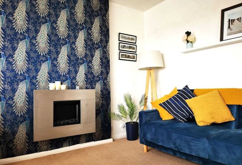 Beachcomber Seafront Pet Friendly Cottage