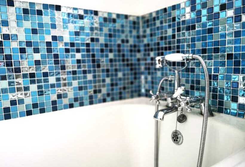 Beachcomber Seafront Pet Friendly Cottage