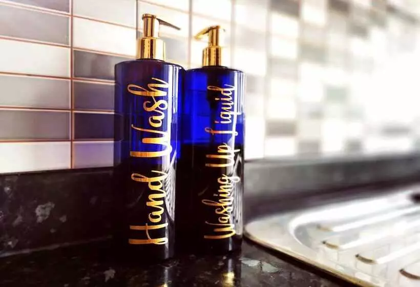 Beachcomber Seafront Pet Friendly Cottage