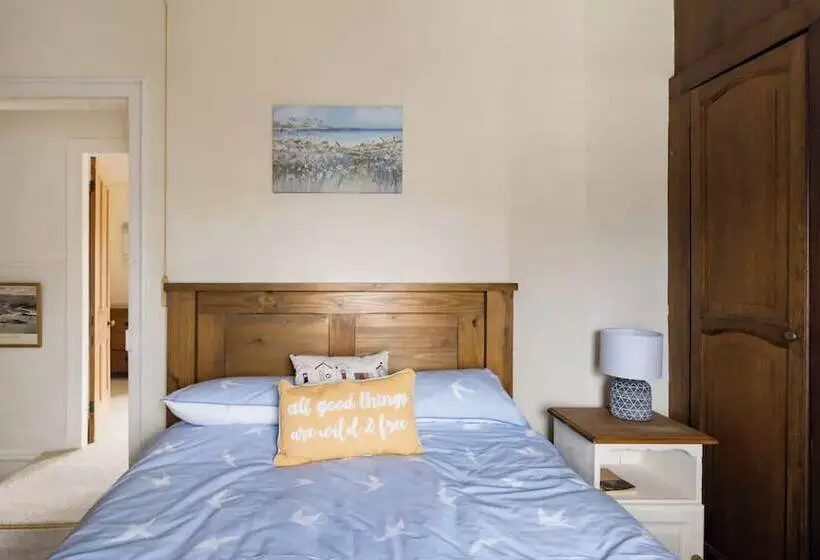 Beautiful Sea Front Cottage In The Ocean City