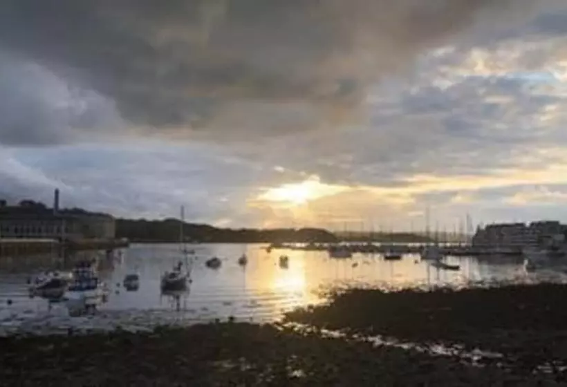 Beautiful Sea Front Cottage In The Ocean City