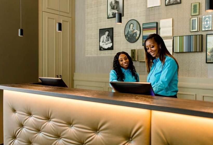 Motel One Manchester St. Peter S Square