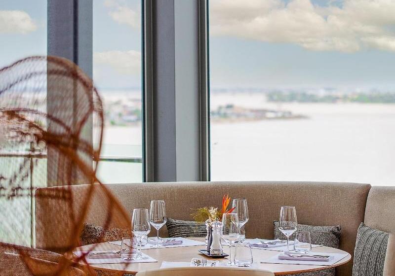 Noom Hotel Abidjan Plateau