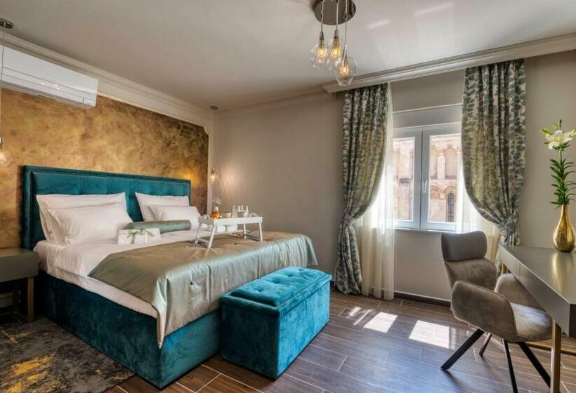 بنسيون Luxury Rooms Vindemiæ