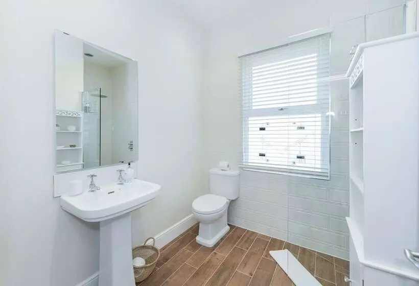 اقامتگاه Borrowfield Lodge