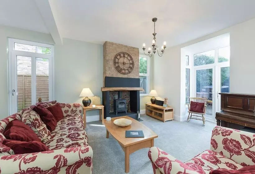 اقامتگاه Borrowfield Lodge