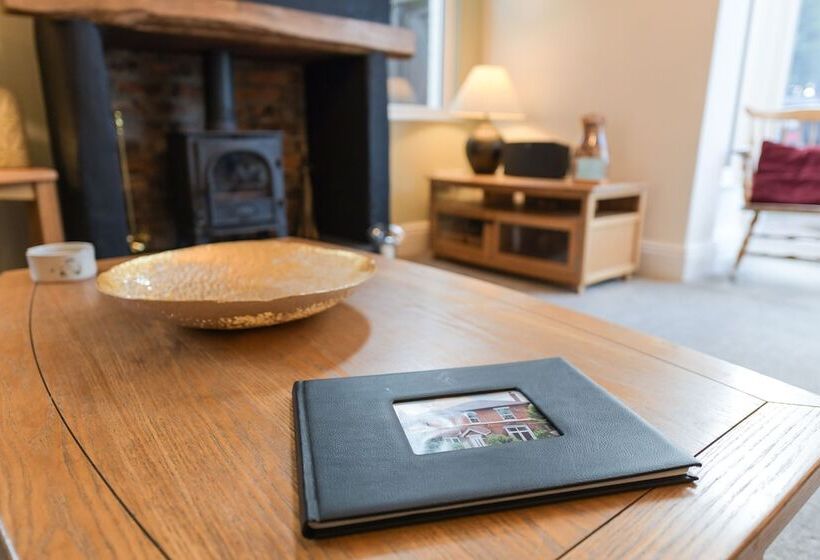 レジデンス Borrowfield Lodge