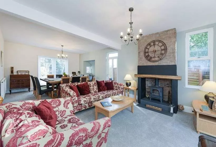 اقامتگاه Borrowfield Lodge