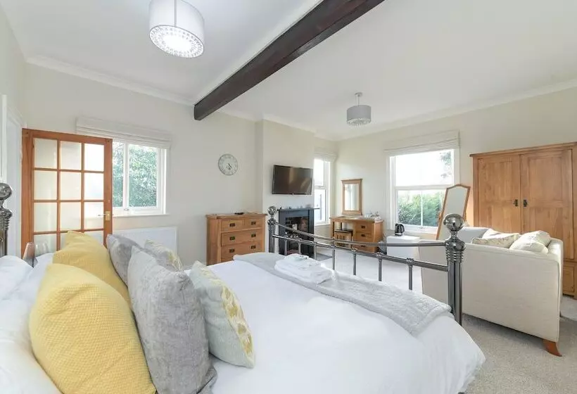 اقامتگاه Borrowfield Lodge