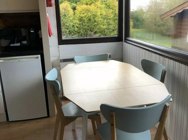 Snowdonia Log Cabin With 2 Beds W/ Private Garden