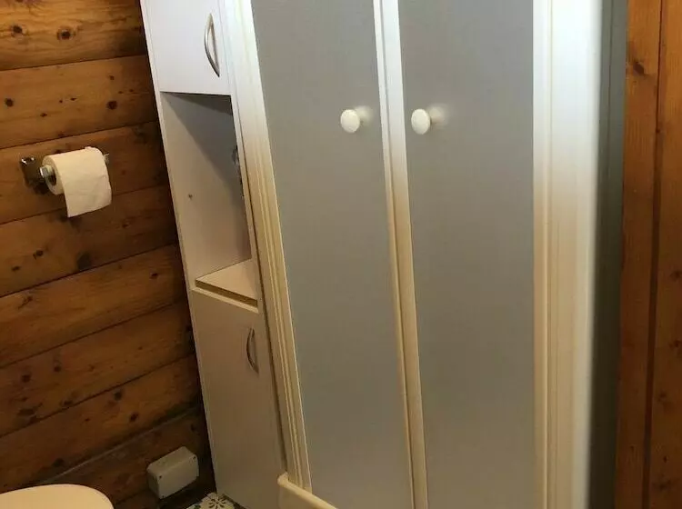 Snowdonia Log Cabin With 2 Beds W/ Private Garden