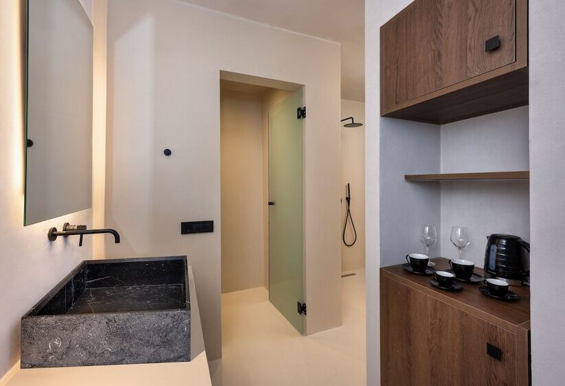 هتل Azanti Suites