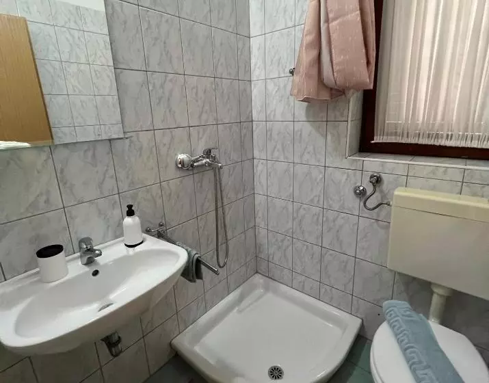ペンション Linc Rooms & Apartments
