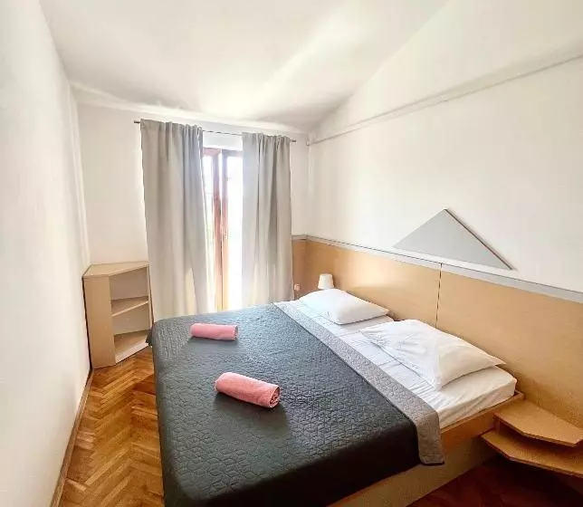 ペンション Linc Rooms & Apartments
