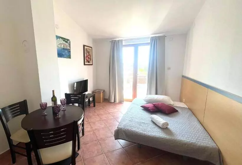 ペンション Linc Rooms & Apartments
