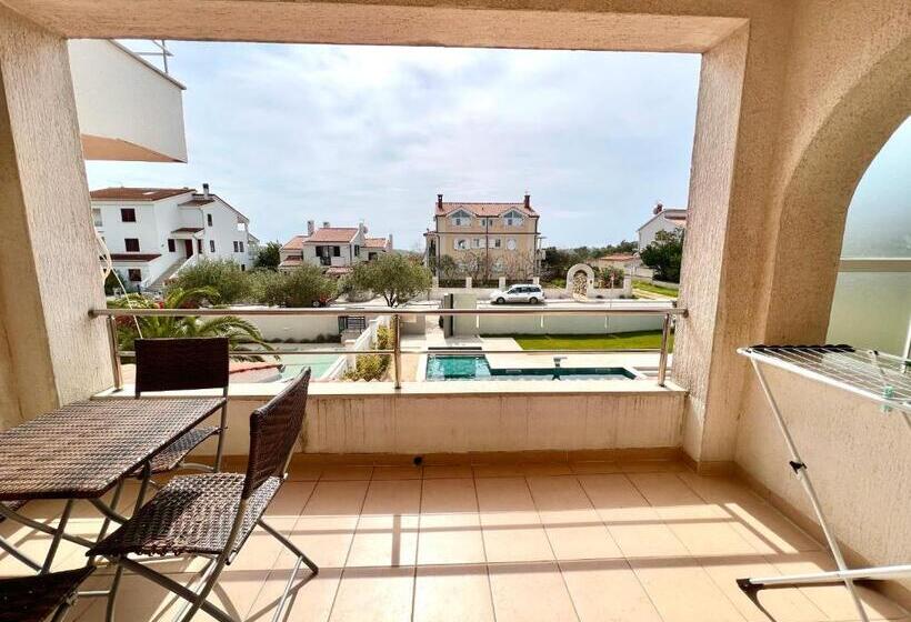 פנסיון Linc Rooms & Apartments