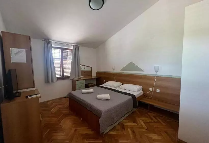 ペンション Linc Rooms & Apartments