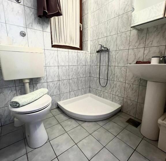 פנסיון Linc Rooms & Apartments