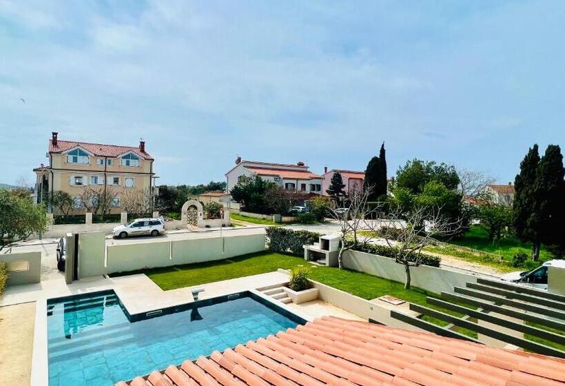 פנסיון Linc Rooms & Apartments