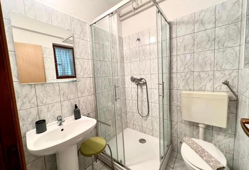 פנסיון Linc Rooms & Apartments