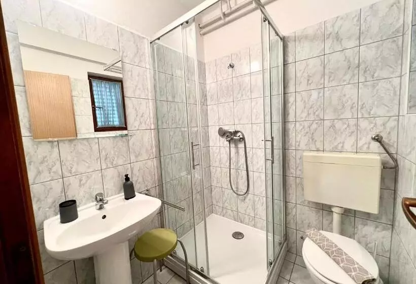 ペンション Linc Rooms & Apartments