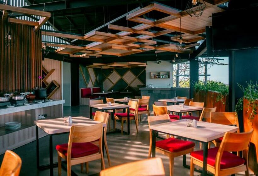 ホテル Royal Regantris Trawangan