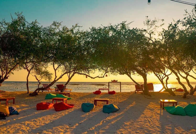 ホテル Royal Regantris Trawangan