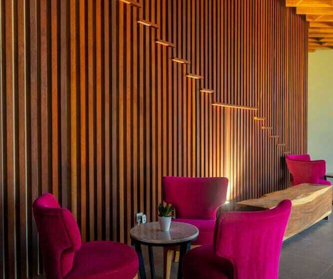 ホテル Royal Regantris Trawangan