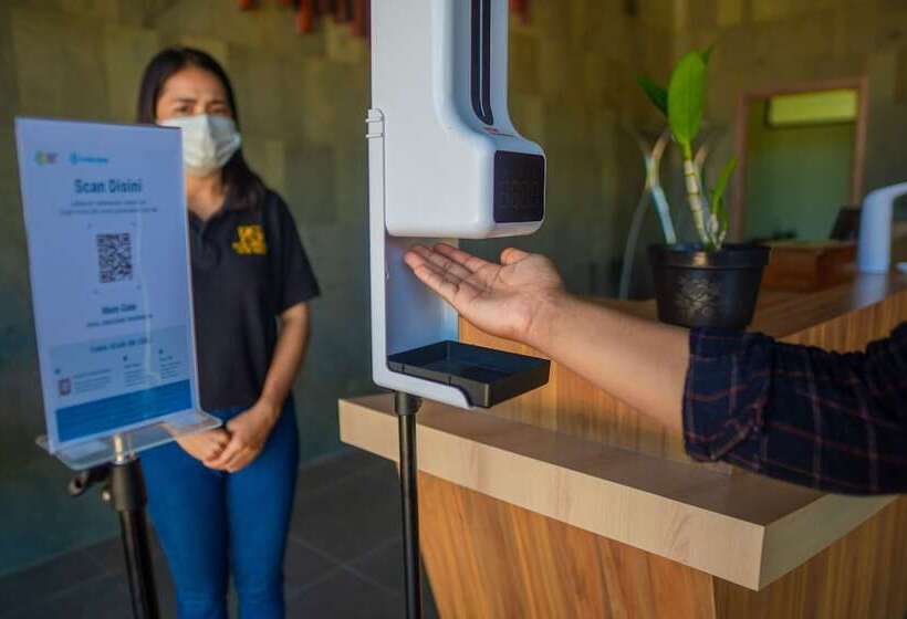 ホテル Royal Regantris Trawangan