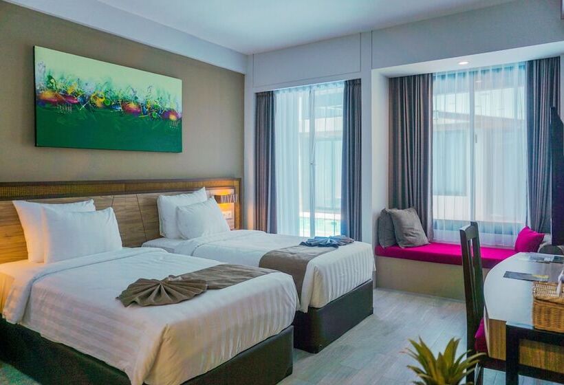 ホテル Royal Regantris Trawangan