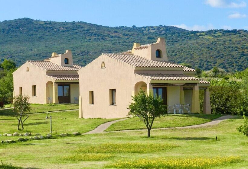 אתר נופש Family Rooms Budoni