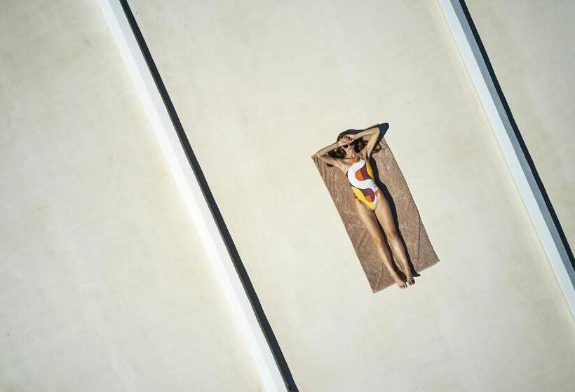 ホテル Nival Boutique