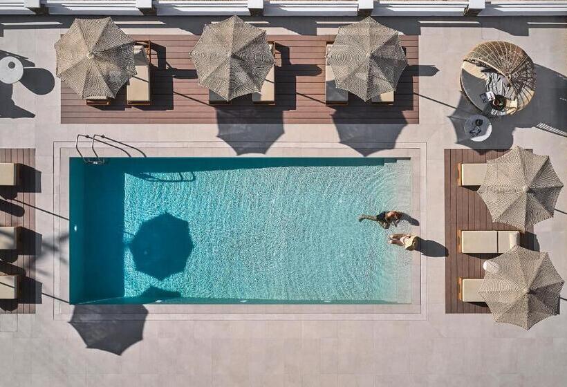 ホテル Nival Boutique