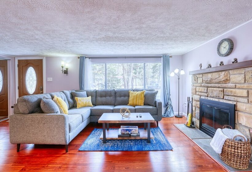 New Bright And Relaxing Cabin With Fireplace And Firepit