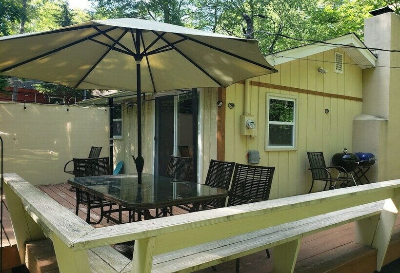New Bright And Relaxing Cabin With Fireplace And Firepit