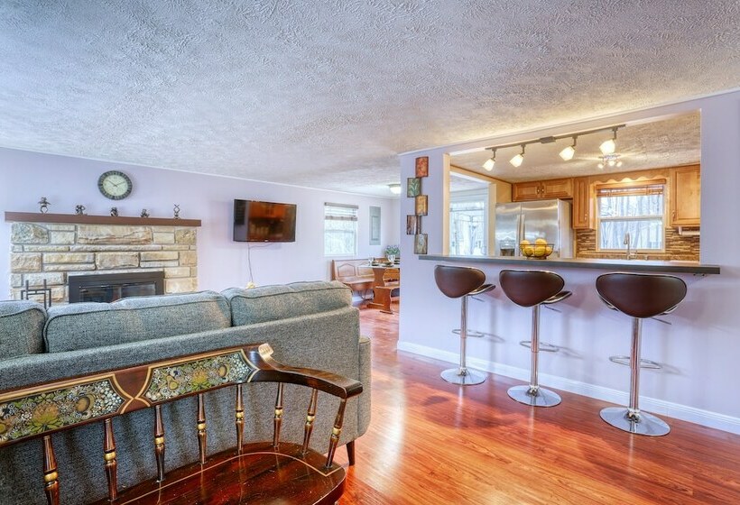 New Bright And Relaxing Cabin With Fireplace And Firepit