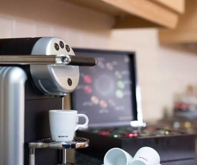 هتل Cappavilla Village Castletroy Limerick Ireland