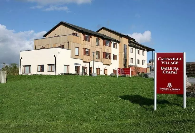 هتل Cappavilla Village Castletroy Limerick Ireland