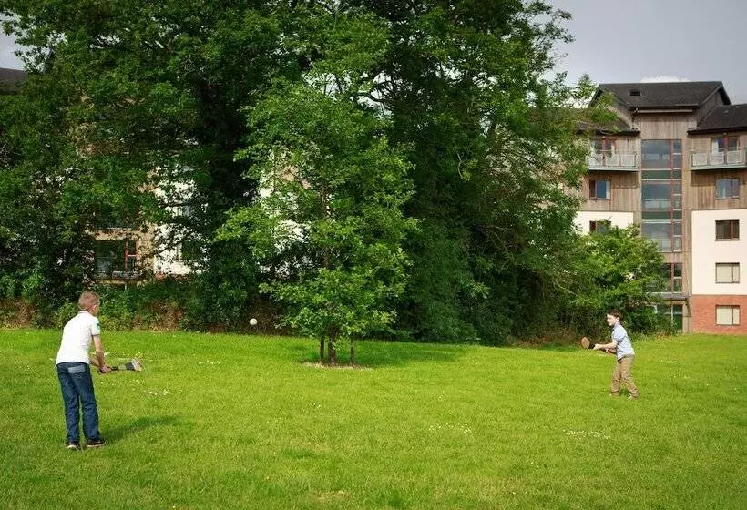 هتل Cappavilla Village Castletroy Limerick Ireland