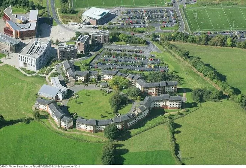 هتل Cappavilla Village Castletroy Limerick Ireland