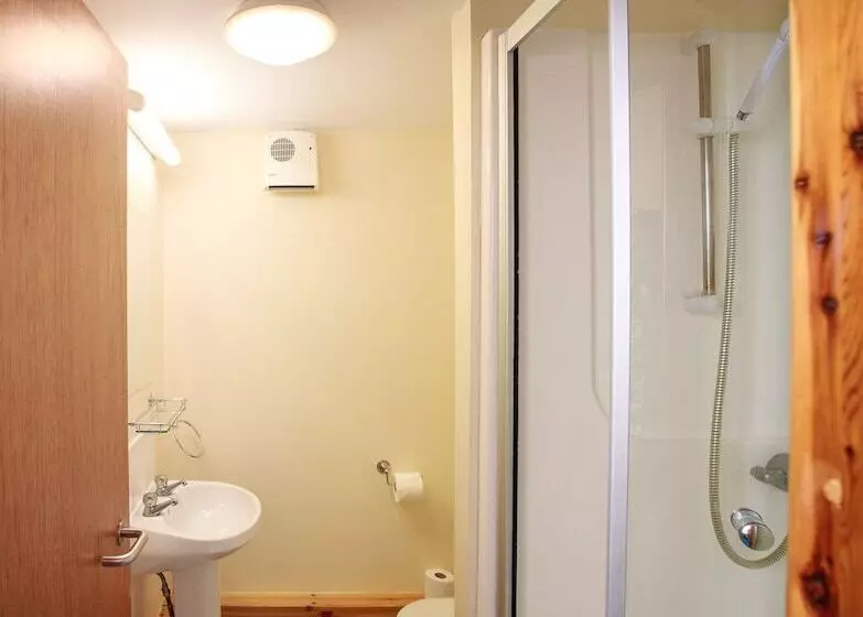 هتل Cappavilla Village Castletroy Limerick Ireland